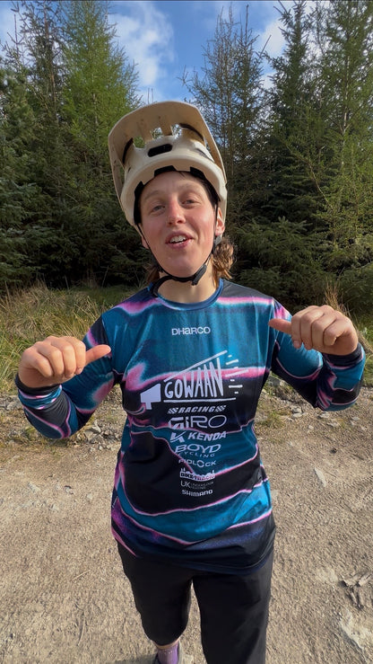 Bex wearing the new Gowaan Racing Dharco jersey